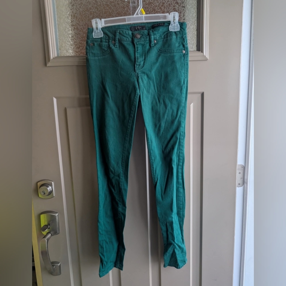 ๐ฉถ3/$20 5/$30 7/$40๐ฉถWomens Sz 28 Jegging